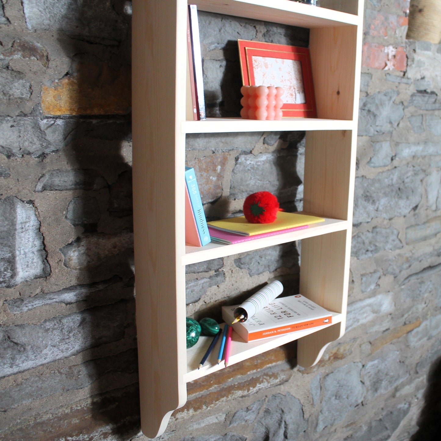 Adora 5 – Solid Pine Shelf 5 Tiers of Generous, Eco-Conscious Storage