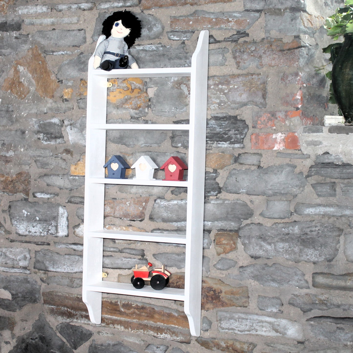 Adora 5 – Solid Pine Shelf 5 Tiers of Generous, Eco-Conscious Storage