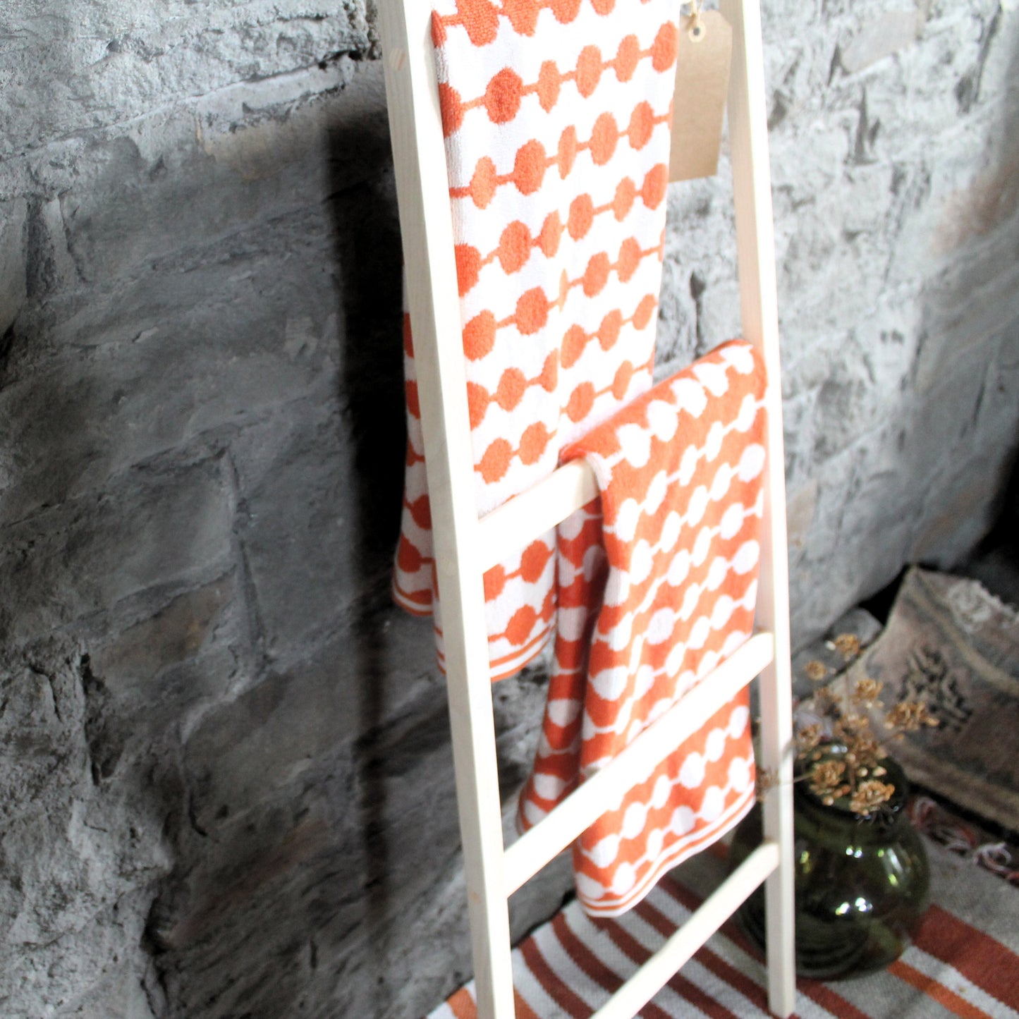 Ladder Towel Rack Wooden Blanket Display Rack Minimalist & Eco-Friendly Storage