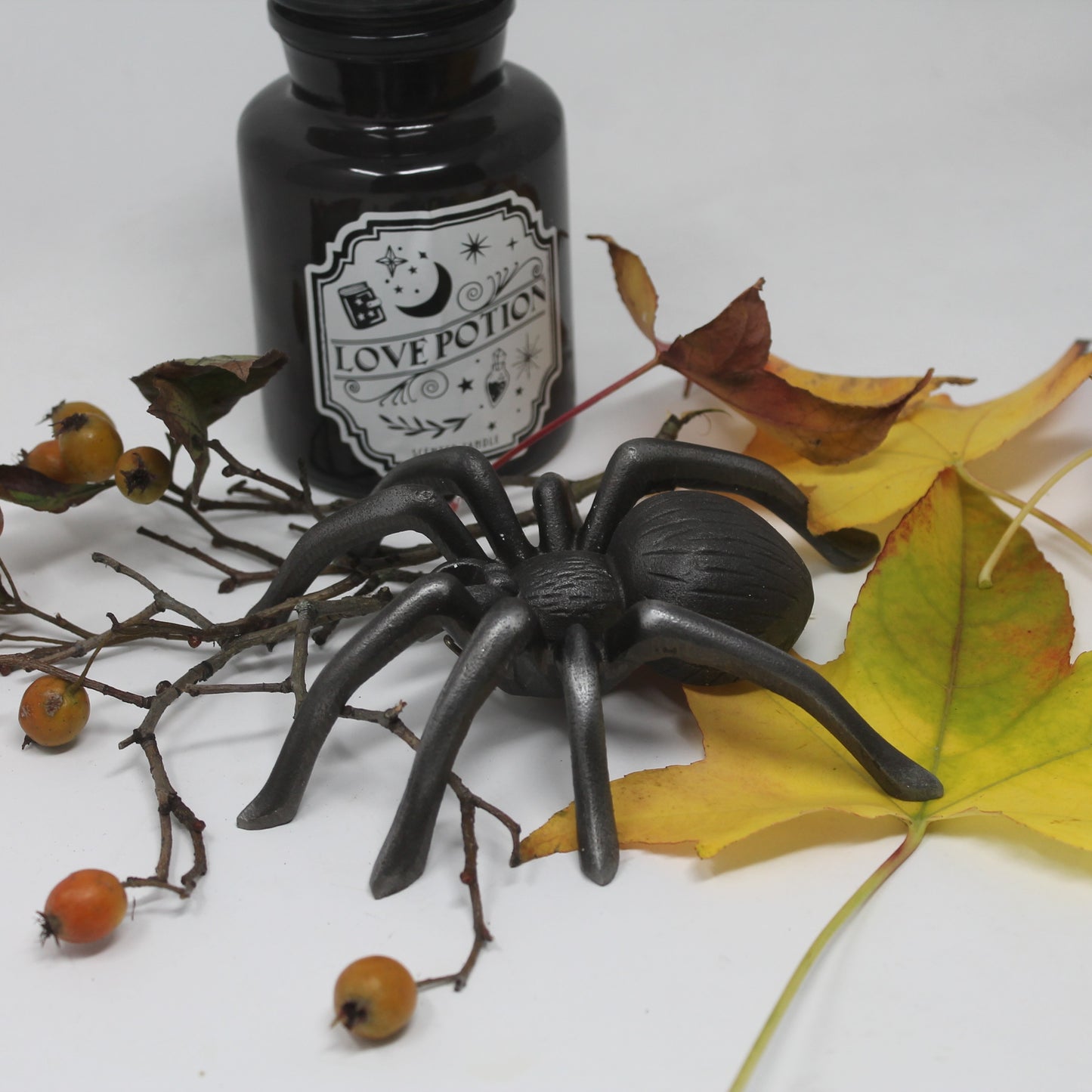🕷️ Cast Iron Spider Ornament – Halloween Decor 🕷️