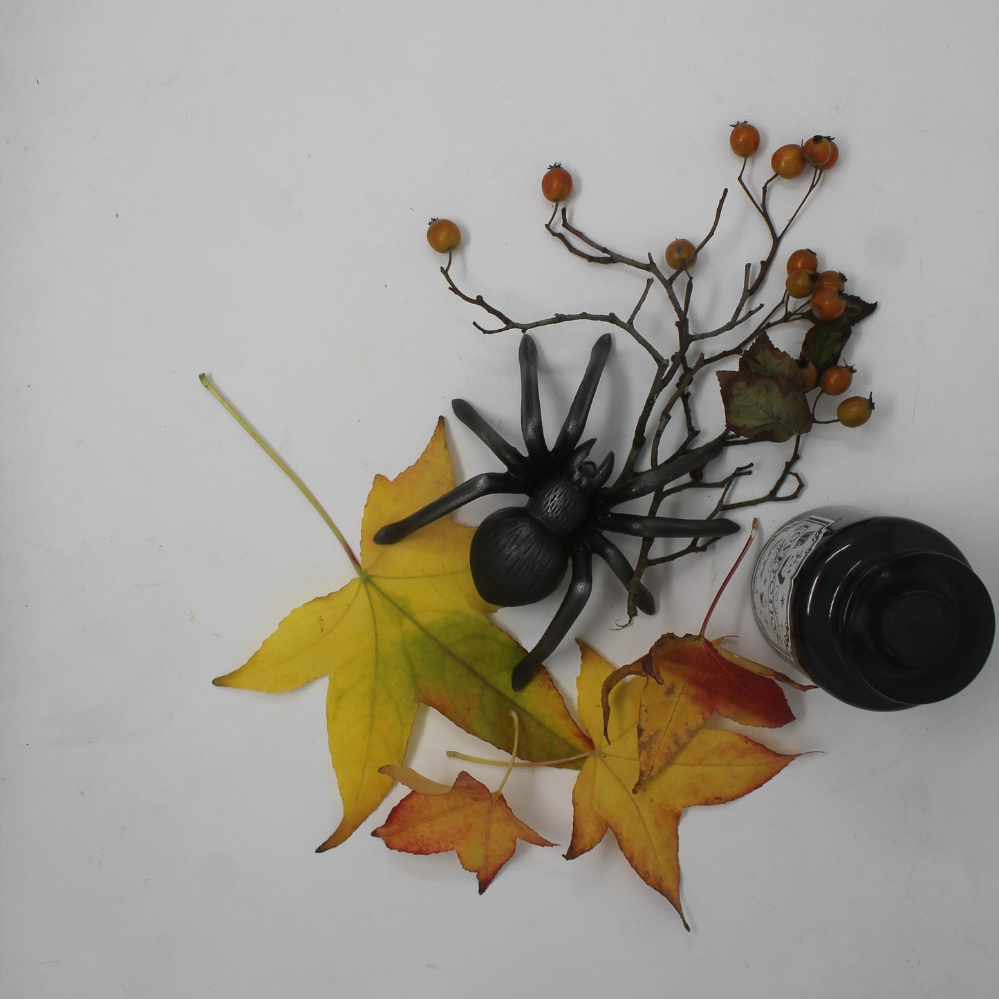 🕷️ Cast Iron Spider Ornament – Halloween Decor 🕷️