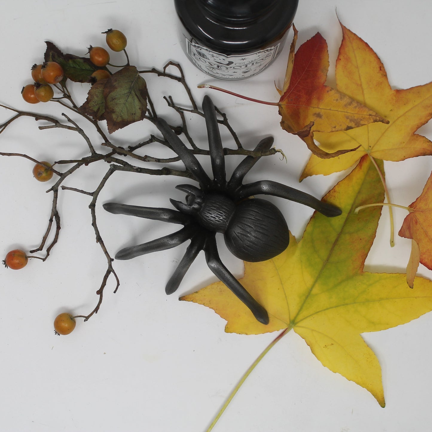 🕷️ Cast Iron Spider Ornament – Halloween Decor 🕷️