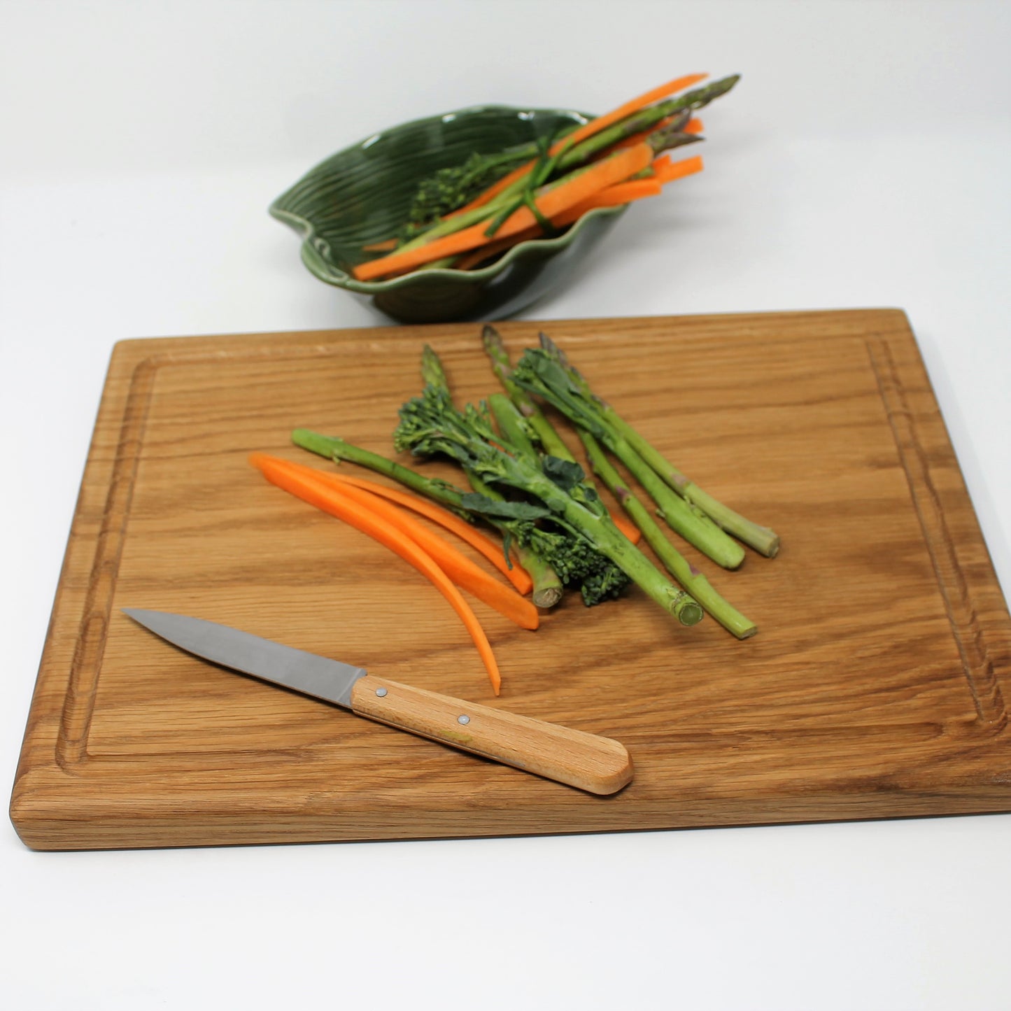 Double-Sided Solid Oak Chopping Board — Everyday Utility, Naturally Refined