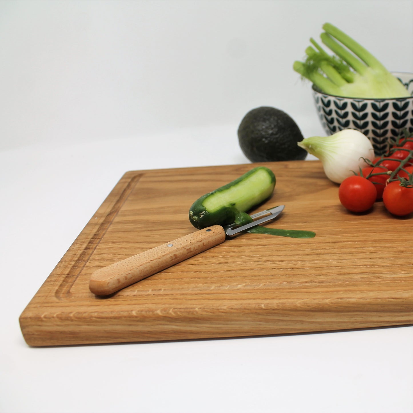 Double-Sided Solid Oak Chopping Board — Everyday Utility, Naturally Refined