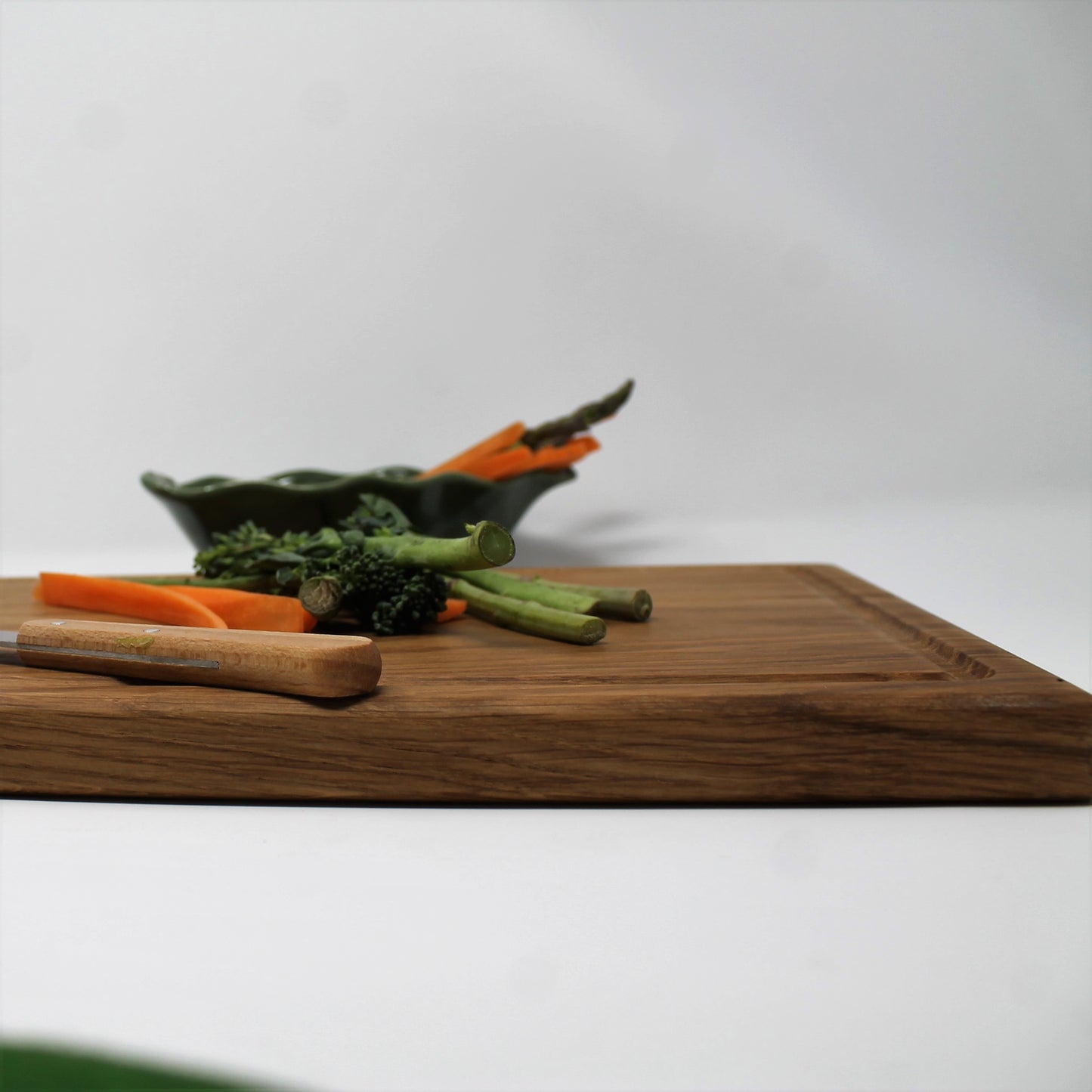 Double-Sided Solid Oak Chopping Board — Everyday Utility, Naturally Refined
