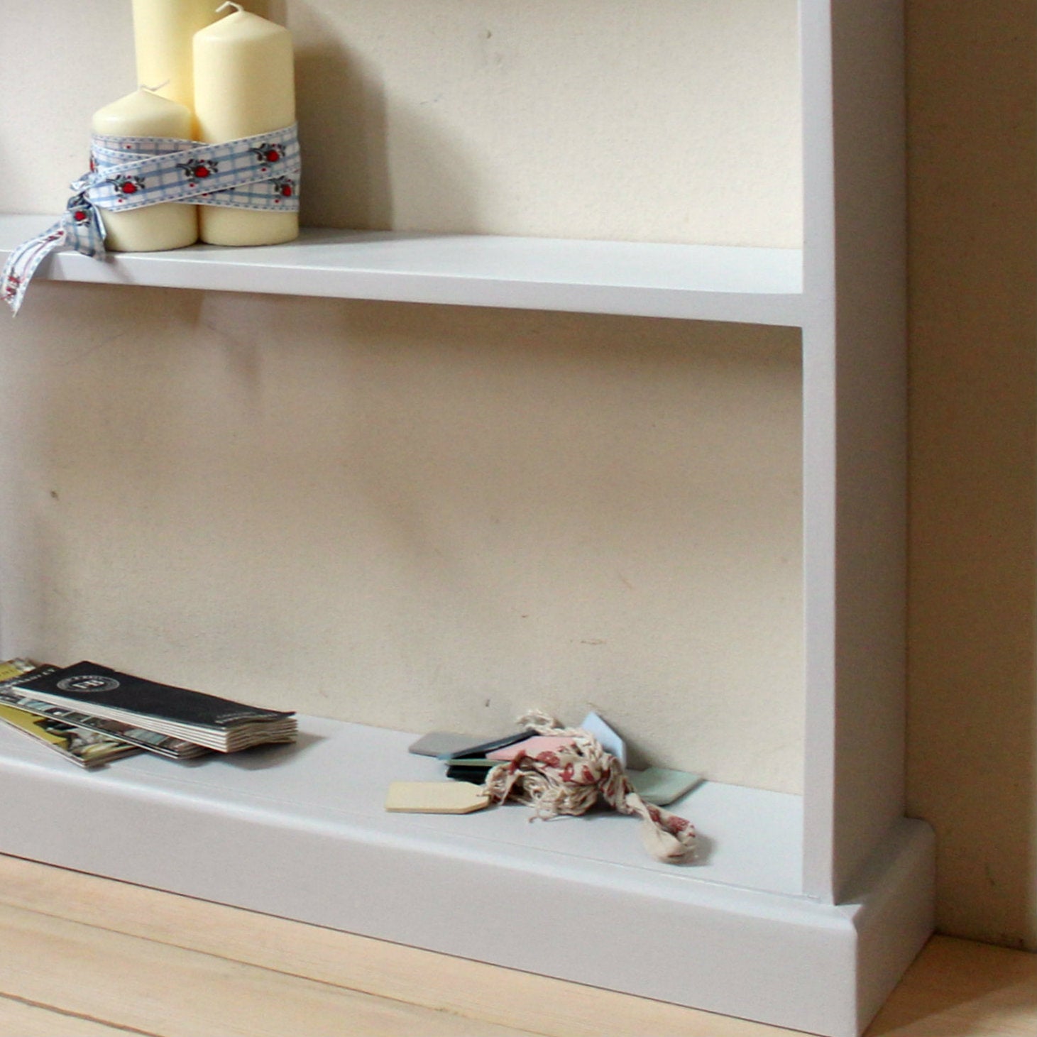 FREE STANDING SHELVES