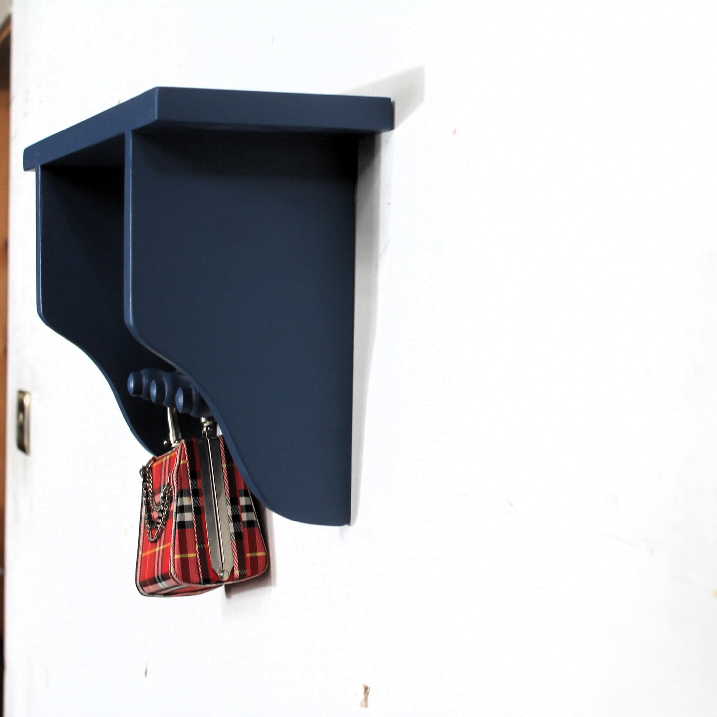 CARLOTA Victorian Peg Shelf – Traditional Wall Rack with Hand-Turned Wooden Pegs