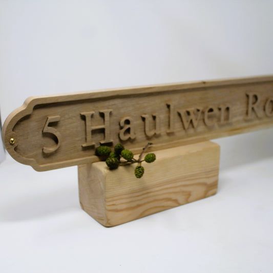The King of Signs – Embossed Oak House Sign