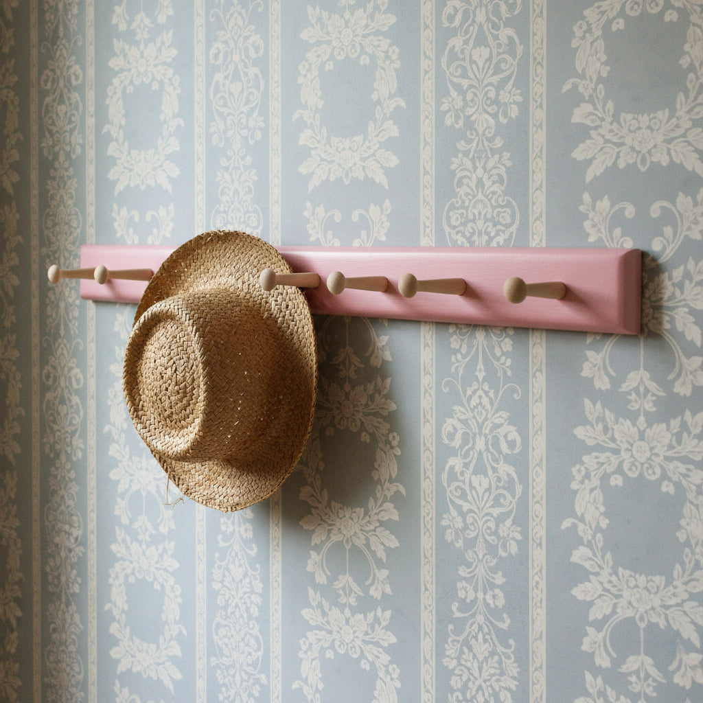 Shaker Peg Rail – 6 to 10 Extra-Long Wooden Hooks for Elegant Wall Storage